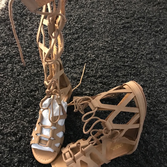Gladiator sandals - Picture 2 of 3