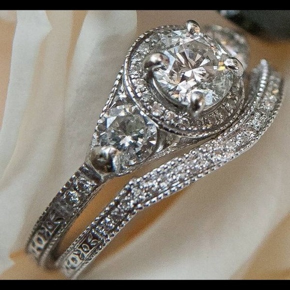 Vintage Style Wedding Ring Set - Picture 1 of 2