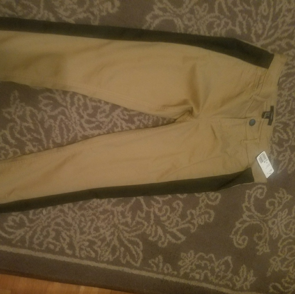 NWT Forever 21 Khaki Skinny Jeans with black line
