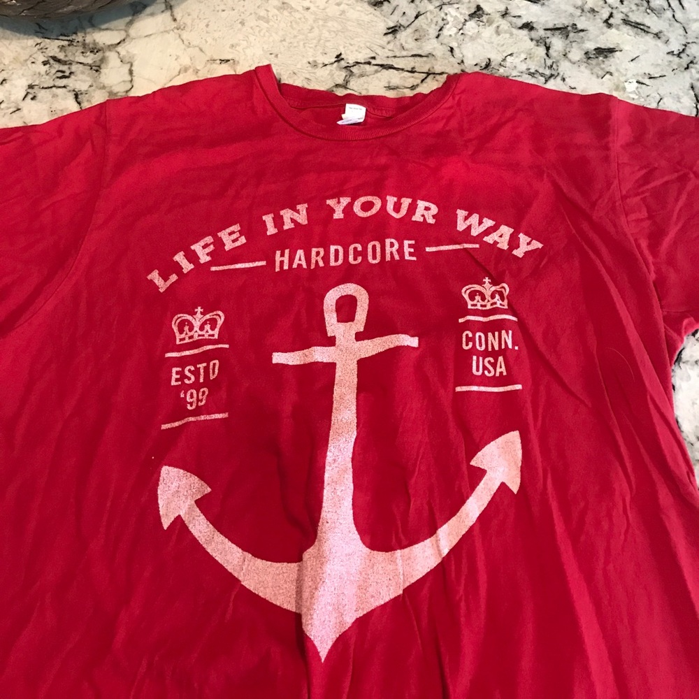 Life in your way graphic tee