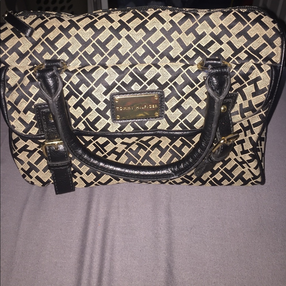 Tommy Hilfiger purse