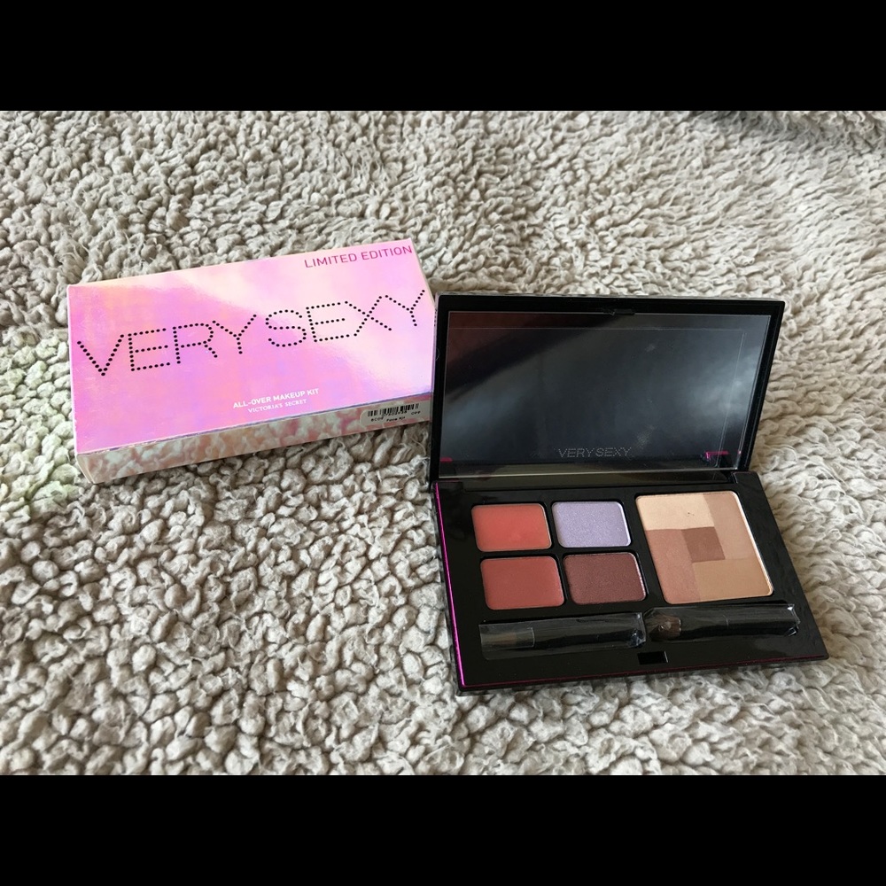 Very Sexy all-over makeup by Victoria's Secret