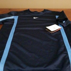 Nike boys performance t-shirt