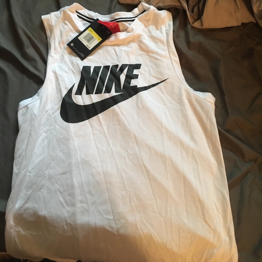 Women's Nike muscle tank size small