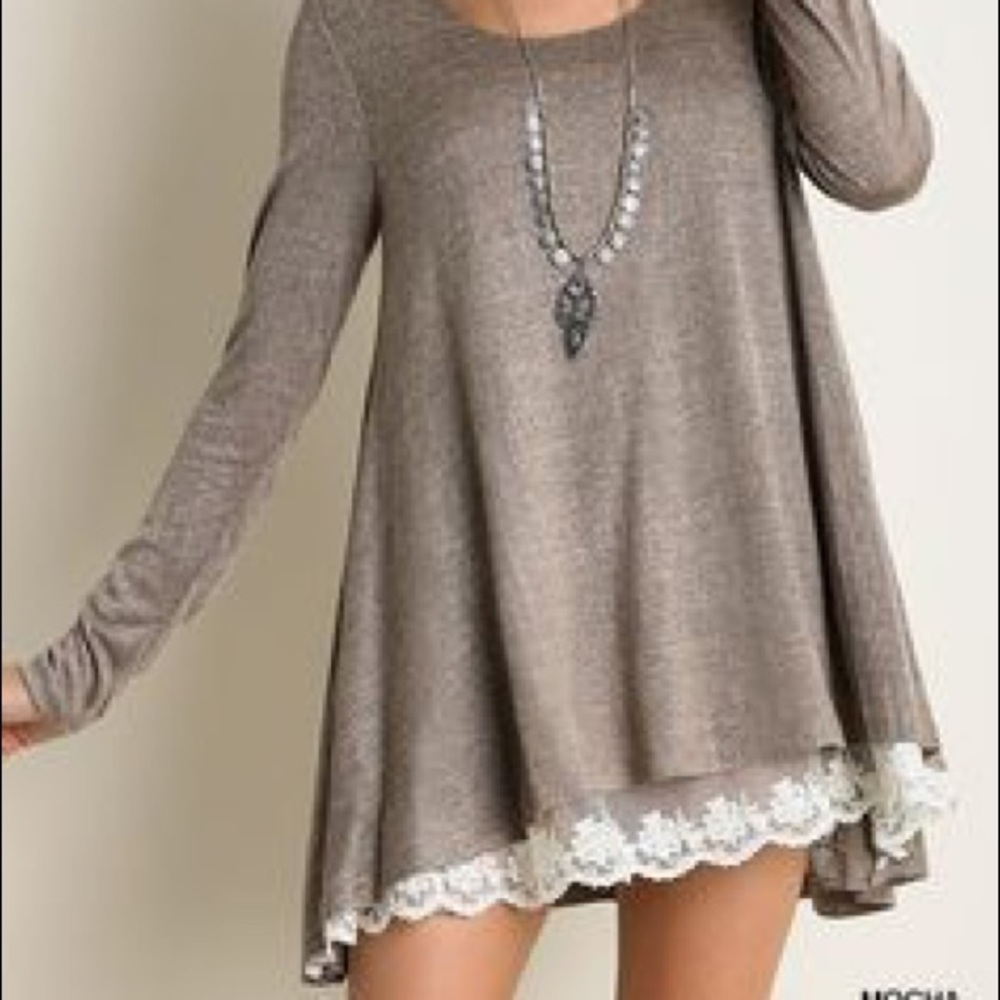 Grey tunic with Lace detailing along rim