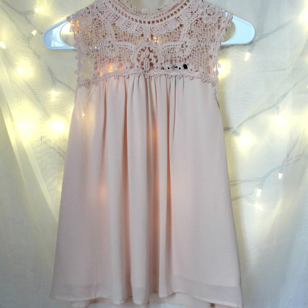 Lace/Chiffon flowy~ sleeveless blouse