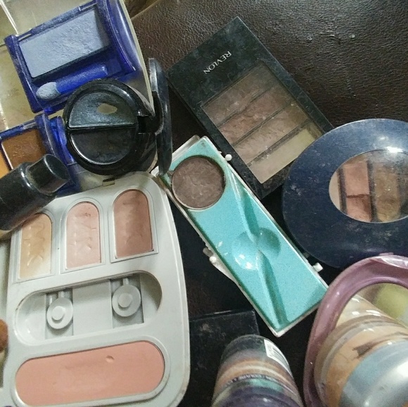 Make up lot UPDATE! Adding bonus items to lot! - Picture 7 of 7