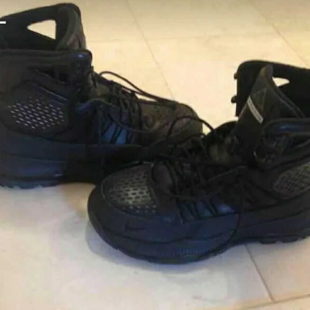 Nike Boots 🌟🌟🌟🌟🌟