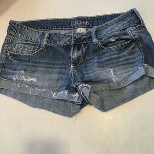 Decree shorts
