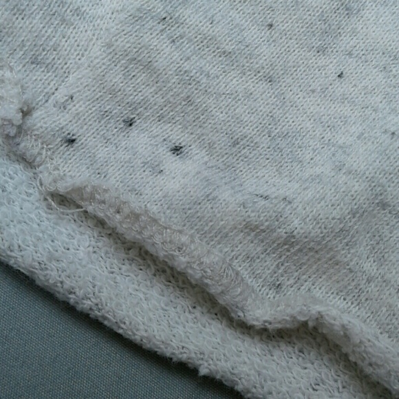 White speckled flowy sweater - Picture 5 of 7