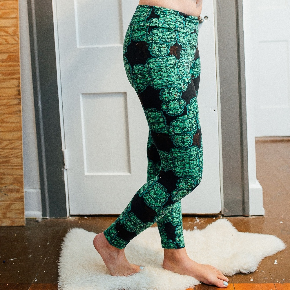 LULAROE UNICORN Big Foot Leggings OS