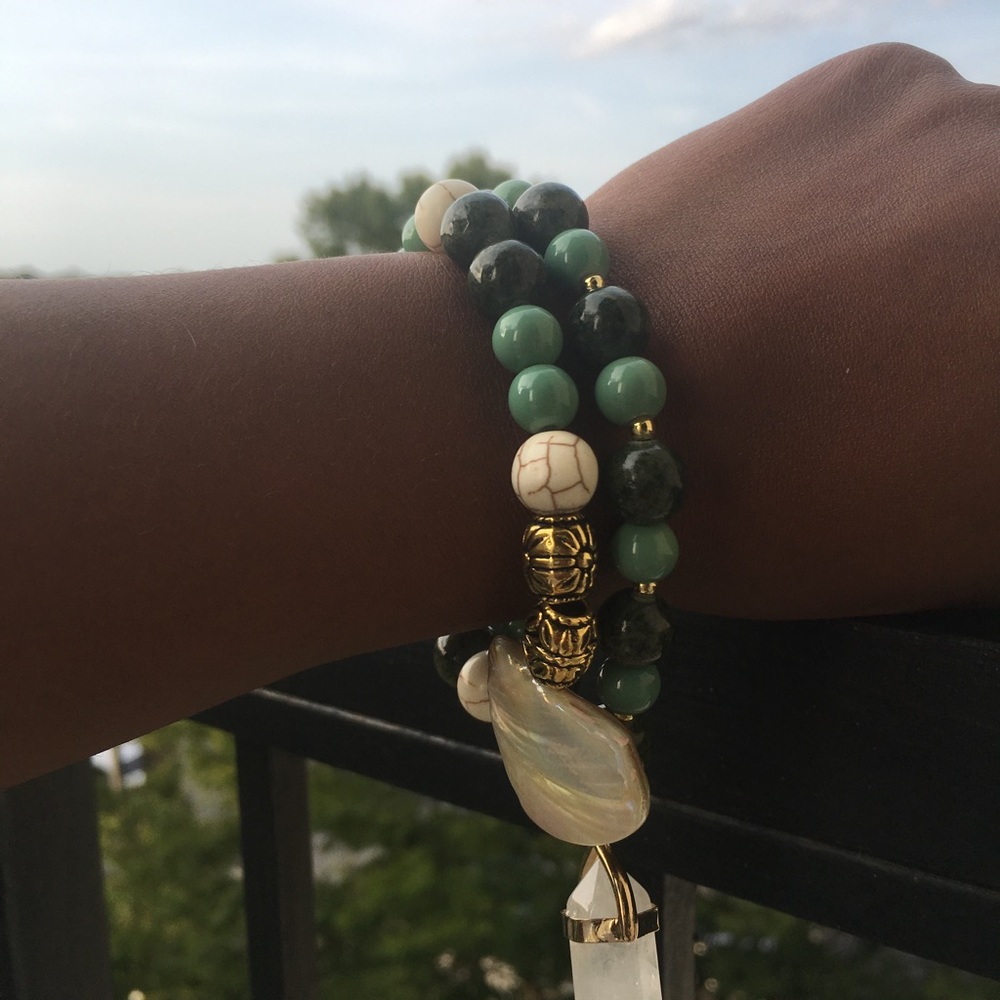 Elastic beaded bracelets