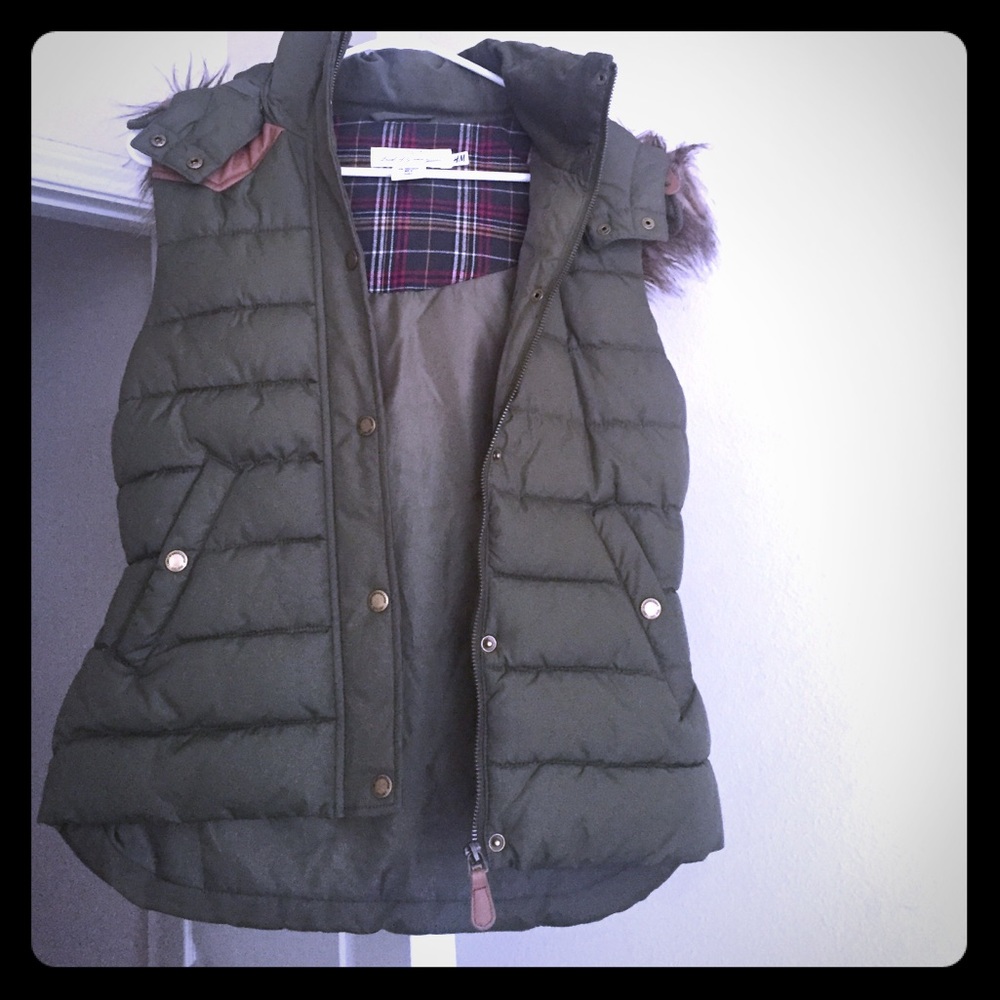 Cute H&M puffer vest