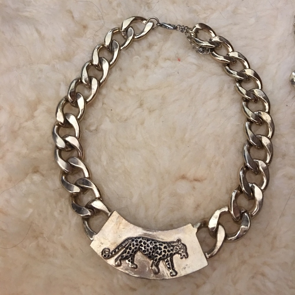 Statement necklace