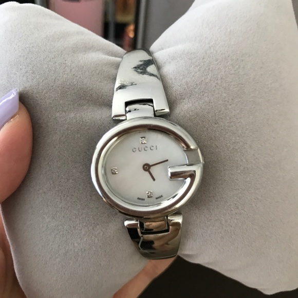 **SOLD** Authentic Gucci watch - Picture 2 of 4