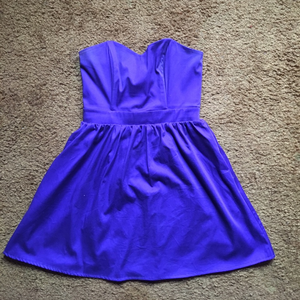 Small Kirra sweetheart party dress