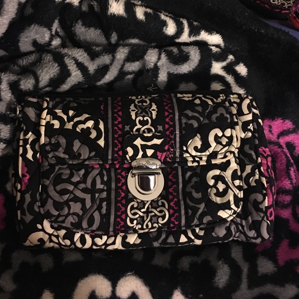 Vera Bradley Pushlock clutch