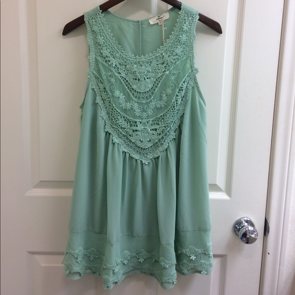 Super cute teal lace tank top!