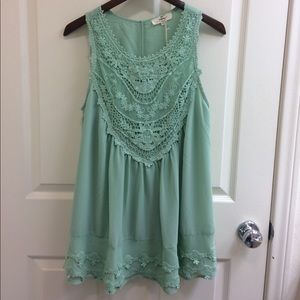 Super cute teal lace tank top!