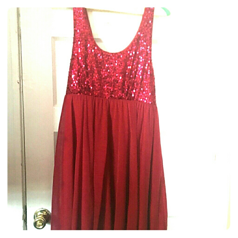 Red party dress