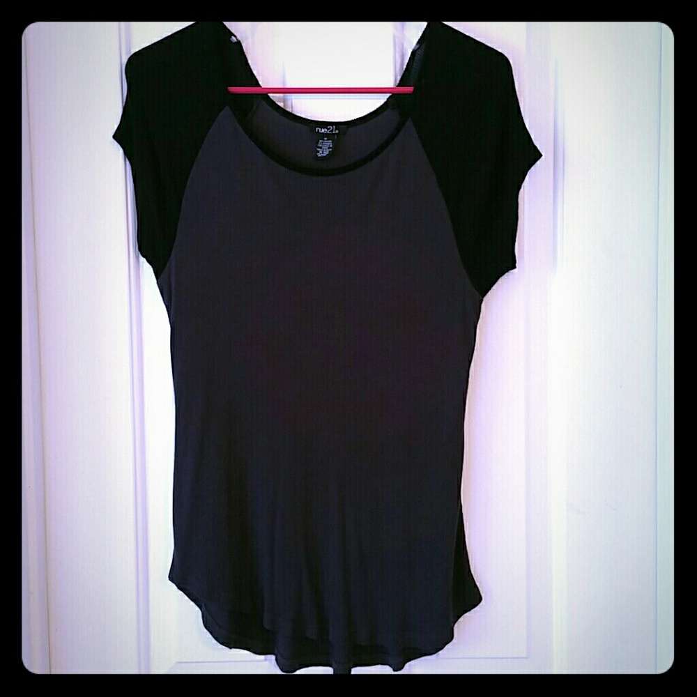 Rue 21 T shirt