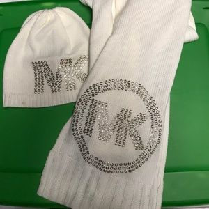 MK SCARF AND HAT