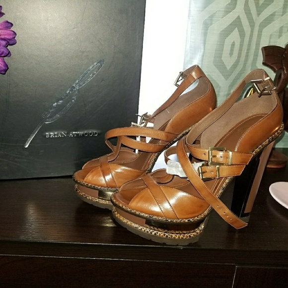 Pumps - Picture 2 of 5