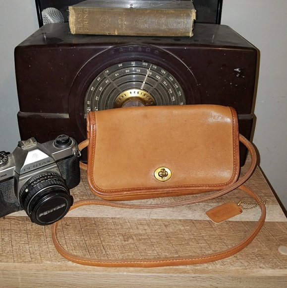 Coach Handbags - COACH VINTAGE