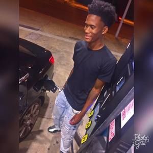 Meet your Posher, Dee