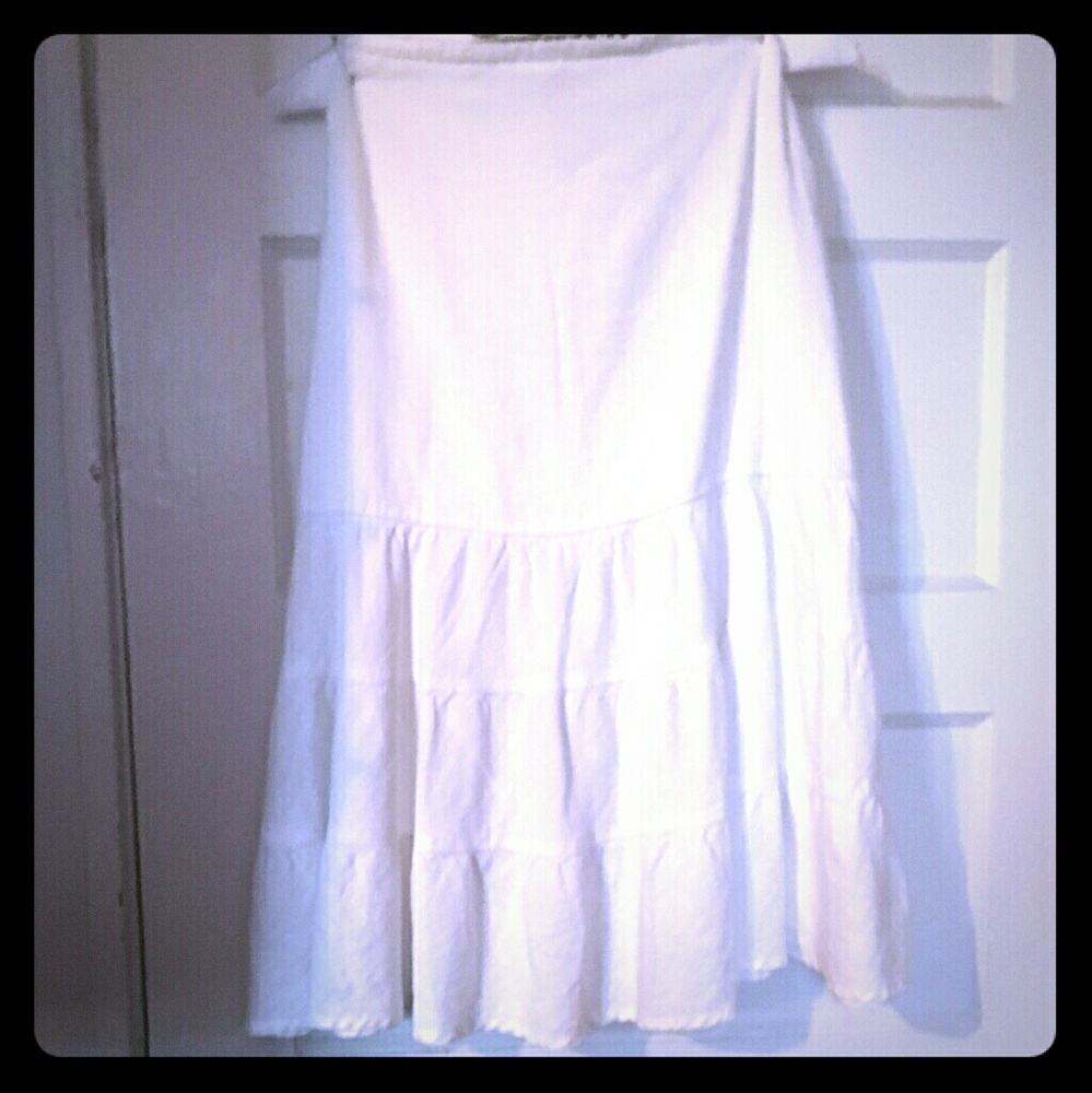 White Gap skirt