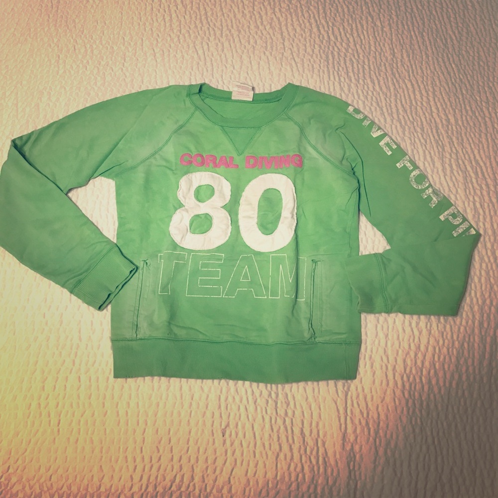Cute pull-over sweater