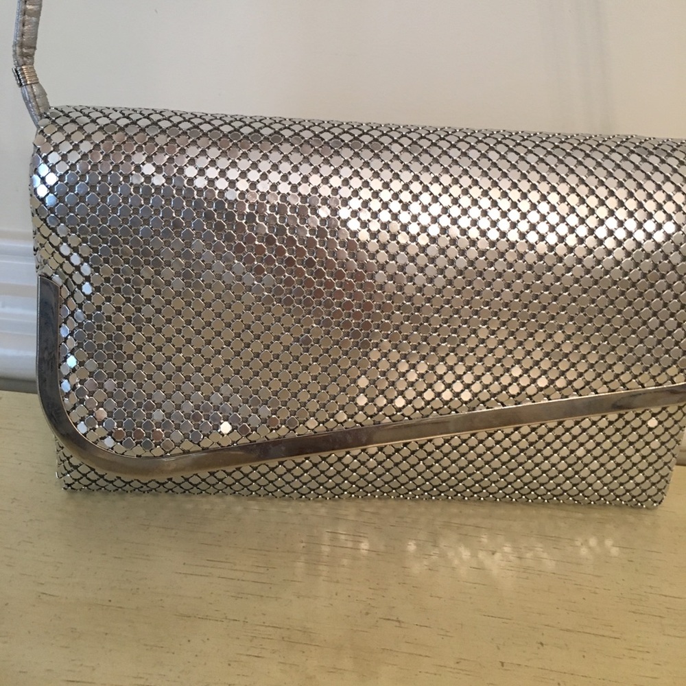 Bueno Synthetic Mesh Silver Clutch/Shoulder Bag