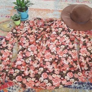 SUPER cute Tie-front blouse