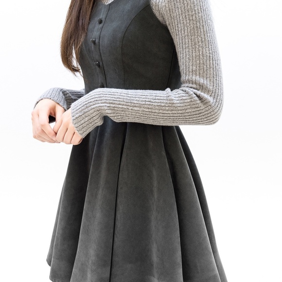 Charcoal Sleeveless Flared Dress - Picture 4 of 8