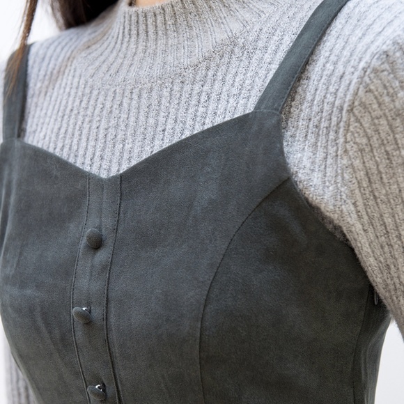 Charcoal Sleeveless Flared Dress - Picture 2 of 8