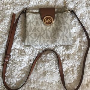 Michael Kors hand bag