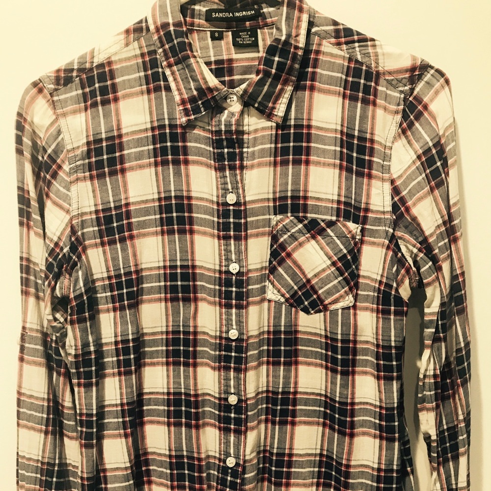 Adorable plaid shirt!