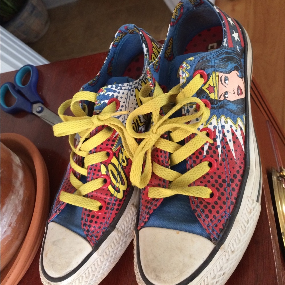Converse Wonder Woman shoes