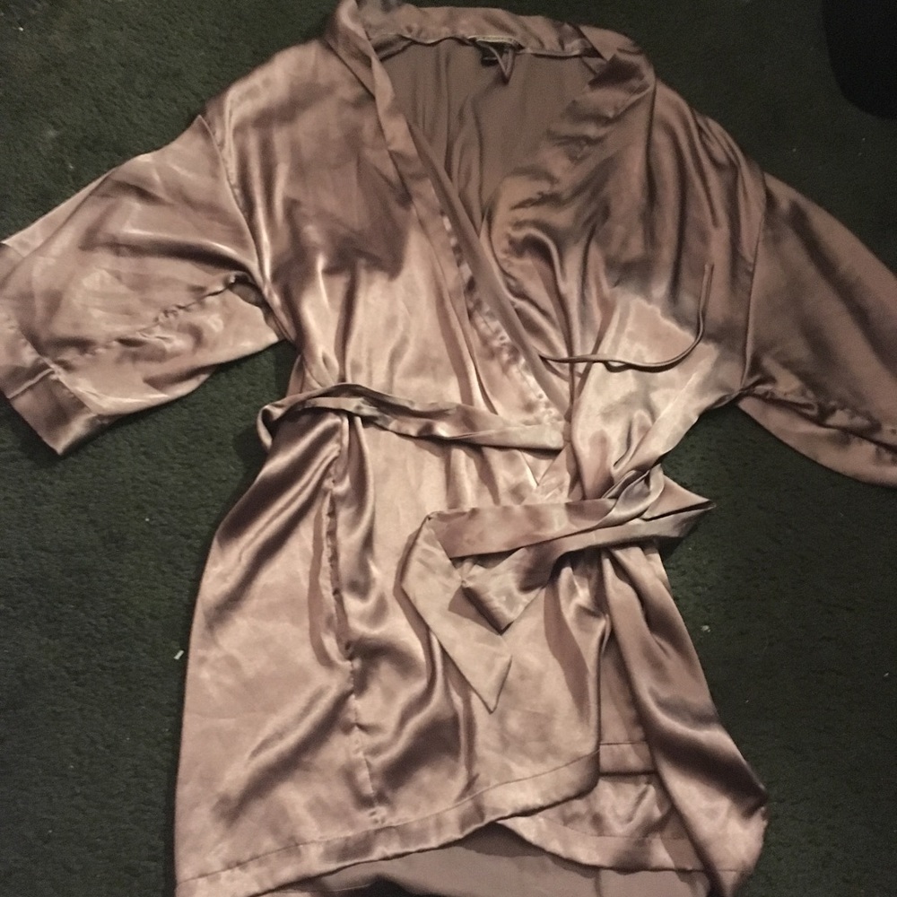 🆕Victoria's Secret kimono/silk robe