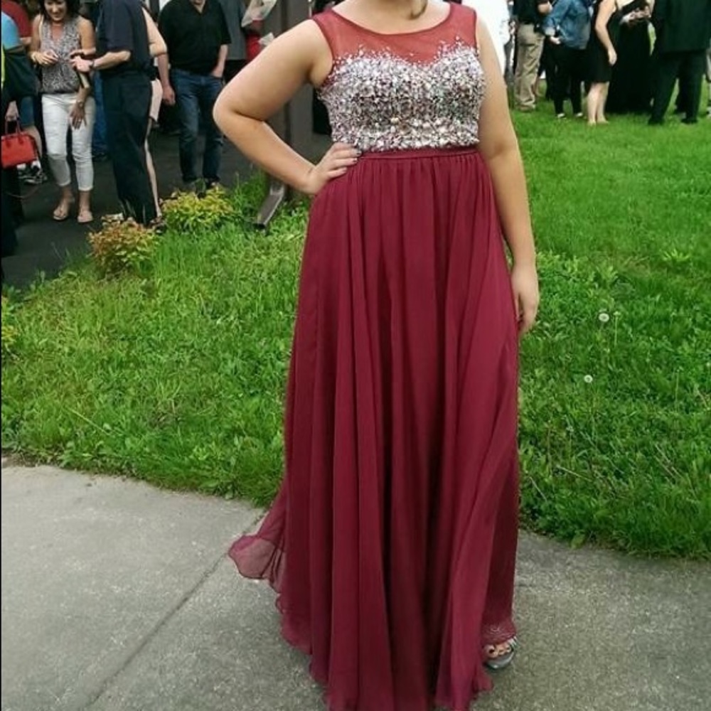 Maroon prom dress