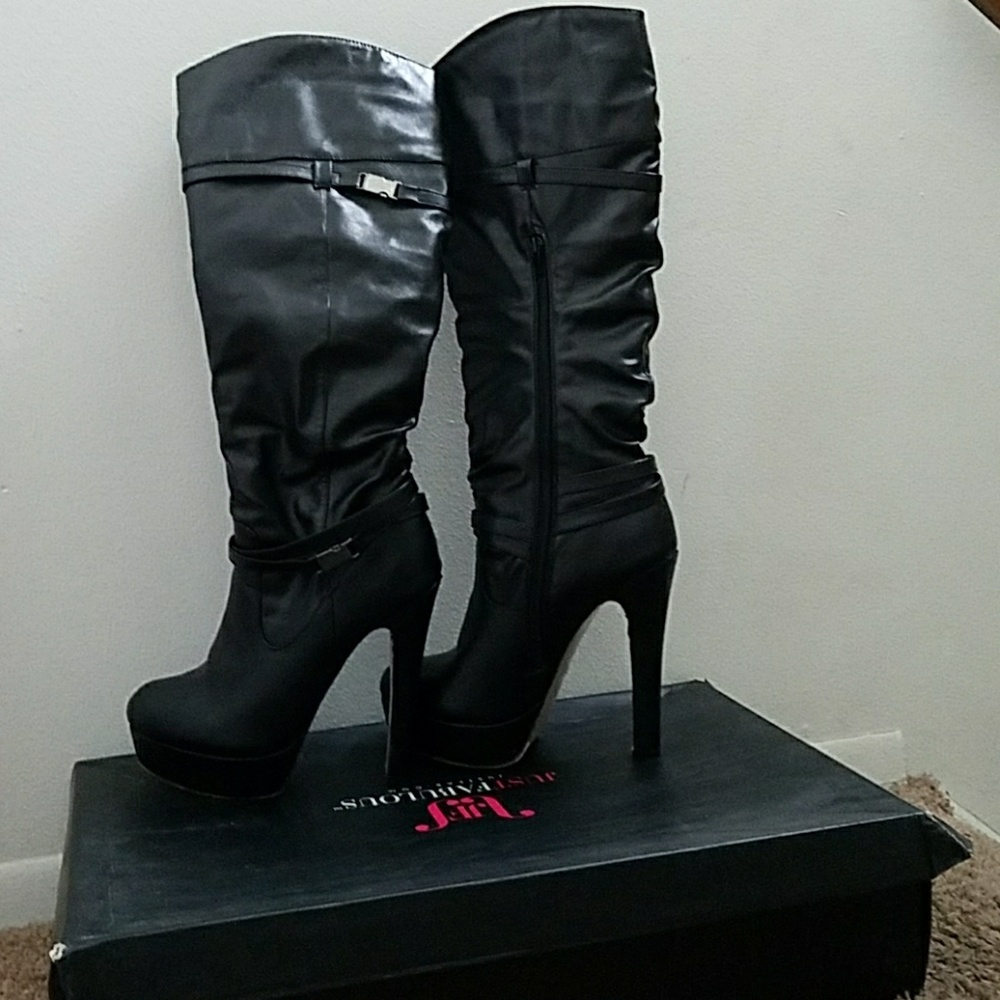 Black Heeled Boots (Dharia)