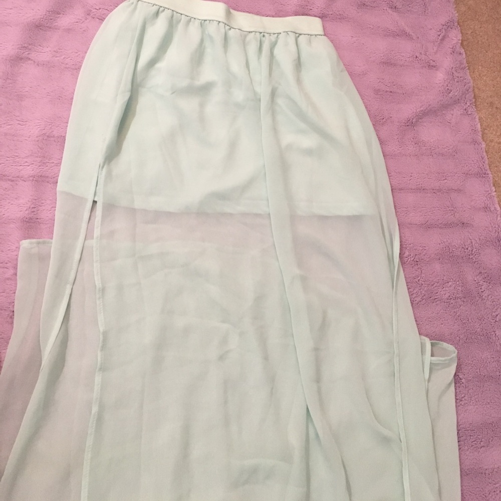 Flowy skirt