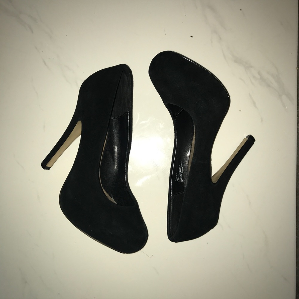 BLACK SUEDE STEVE MADDEN HEELS