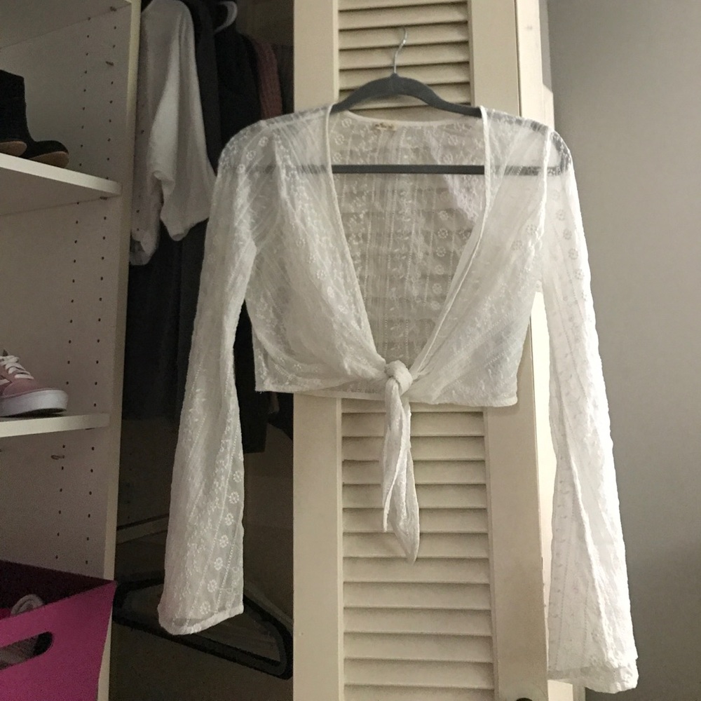 Hollister lace crop/cardigan