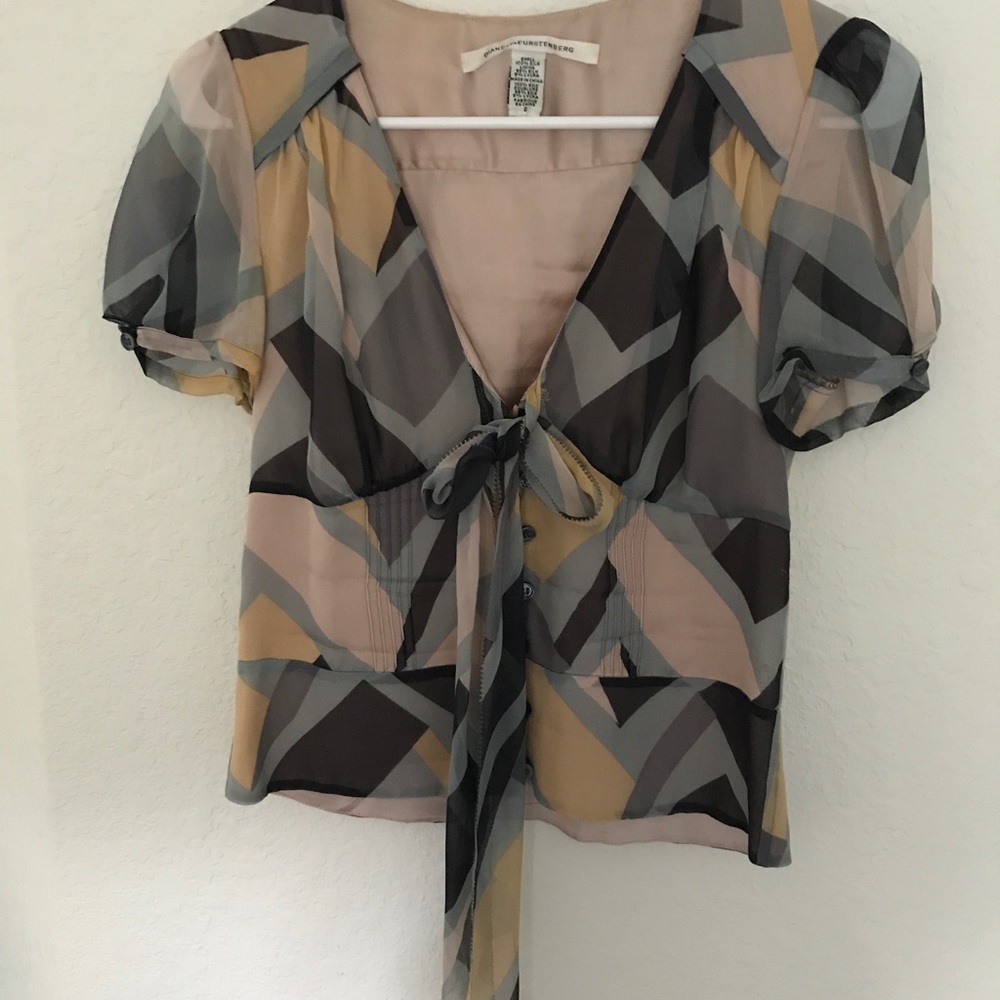 Sz 2 DVF Diane Von Furstenberg Silk Blouse