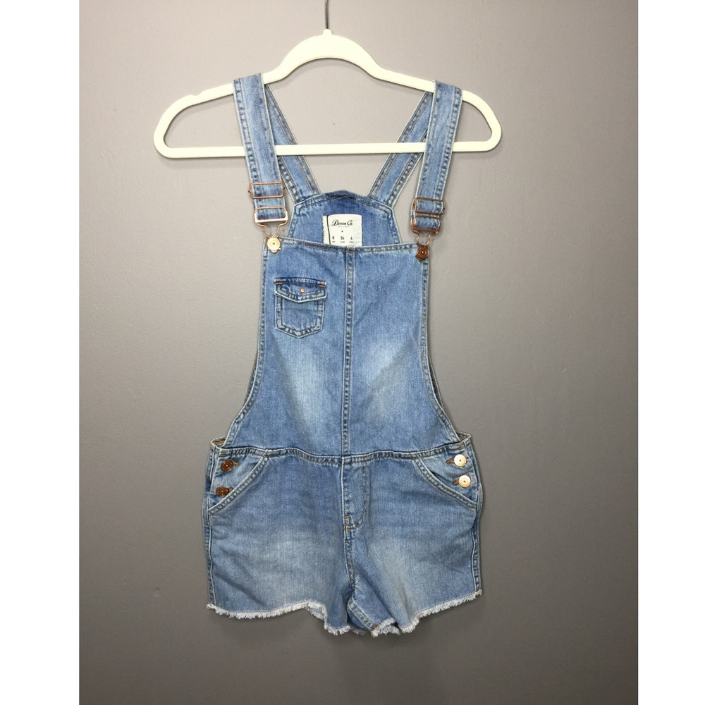 Primark Denim cutoff overall shorts 💙