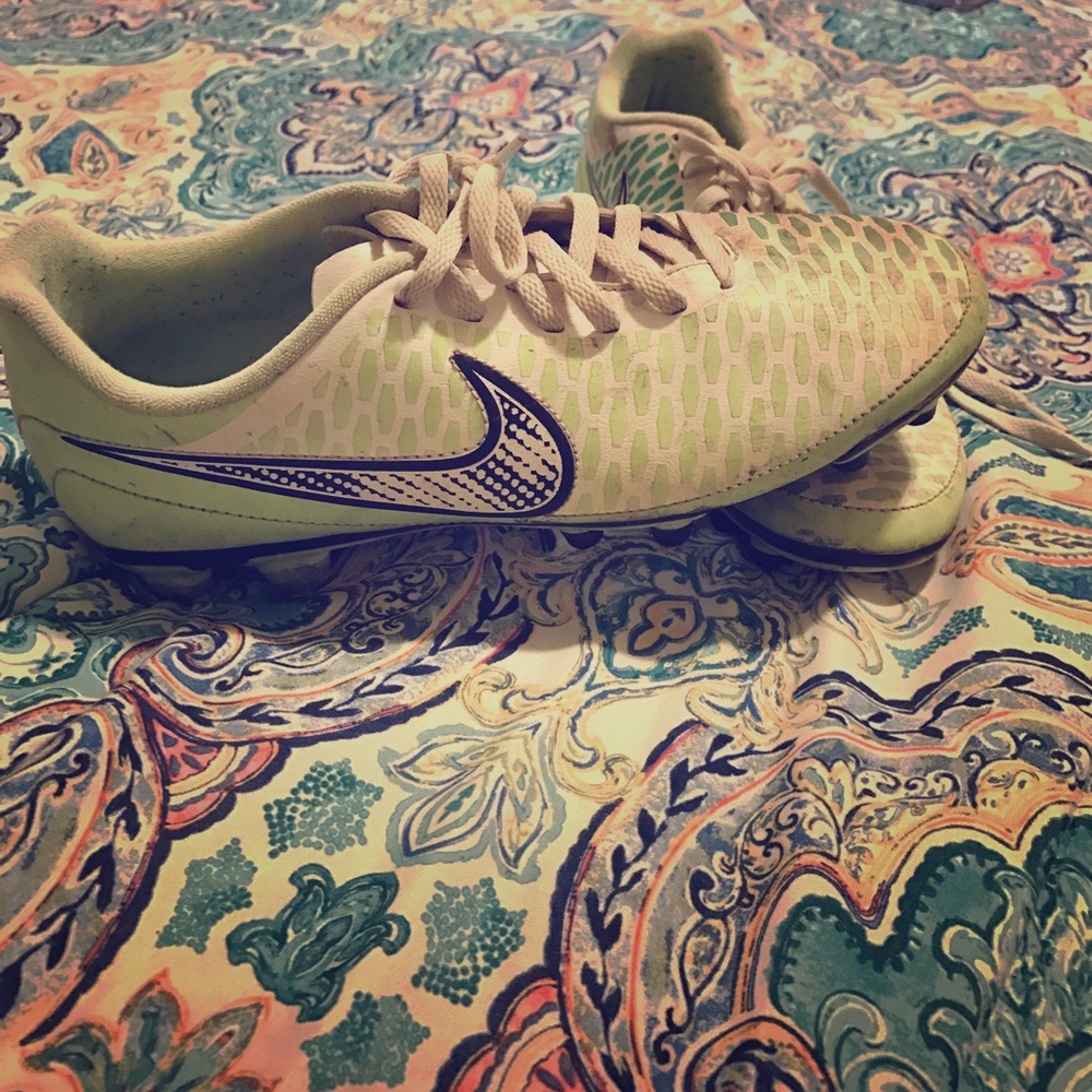Soccer cleats
