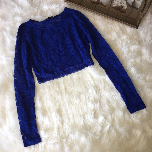 Forever 21 Tops - Forever 21 Blue Floral Lace Long Sleeve Crop Top