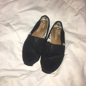 black toms size 6