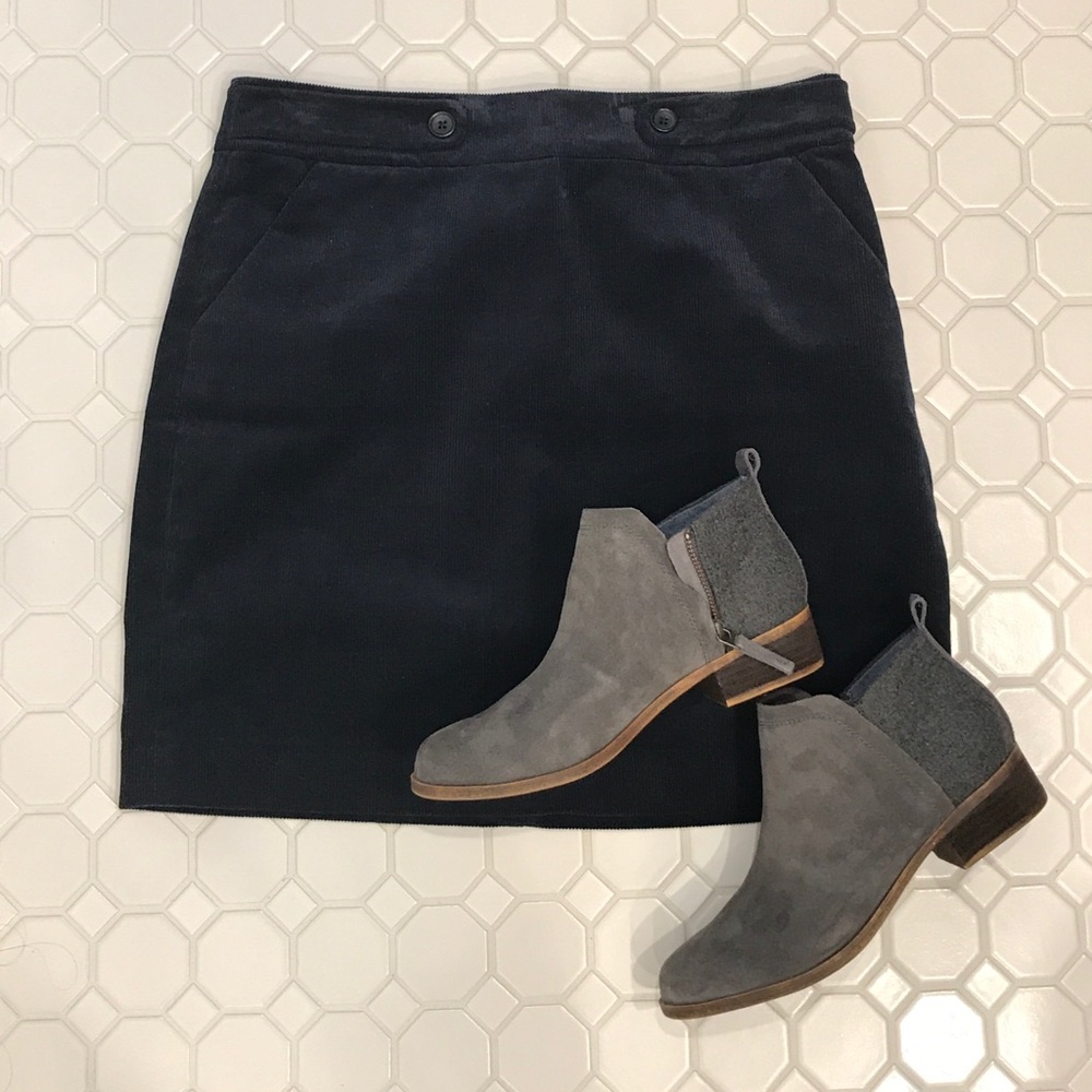 Banana Republic velvet corduroy skirt